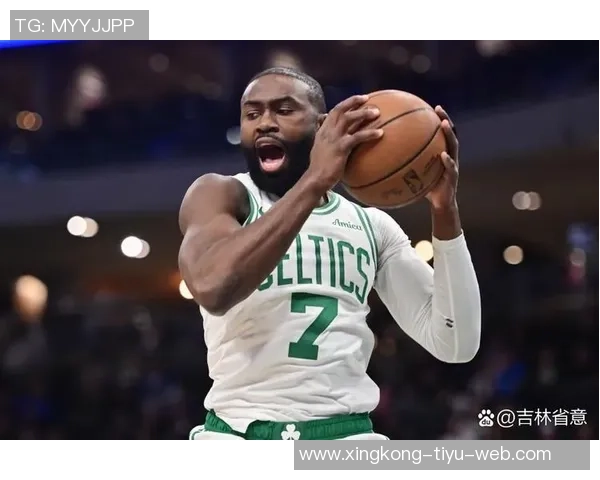 杰伦布朗谈球队战绩超预期强调保持紧迫感的重要性